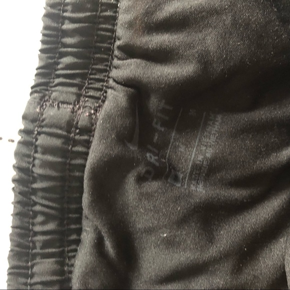 Nike drifit shorts - Picture 2 of 2